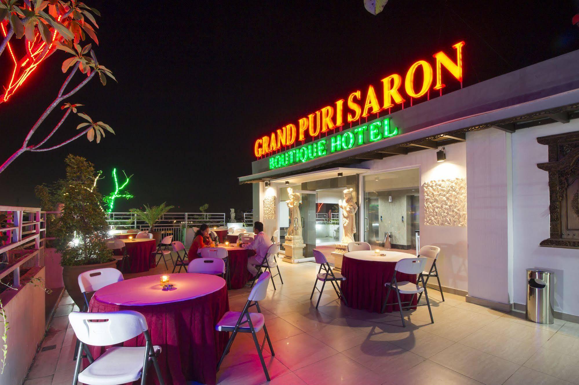 Grand Puri Saron Hotel Malioboro Jogjakarta Buitenkant foto